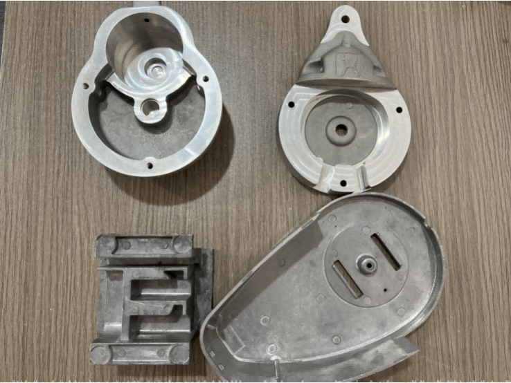 Las diferencias entre las fundiciones de la aleación de aluminio y los castings de aleación de zinc.